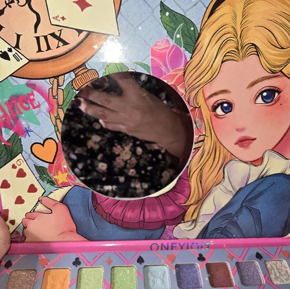 Alice in Wonderland Palette - Picture 3 of 6